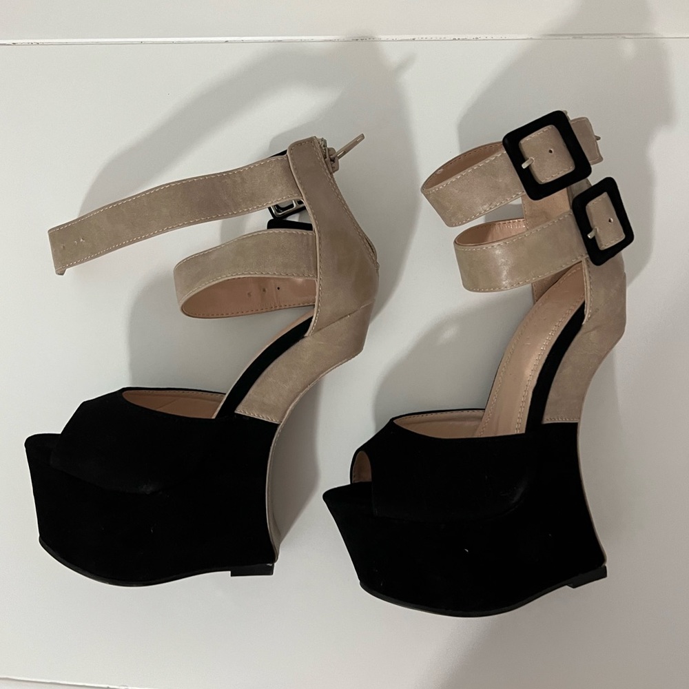 Beautiful Platform sandals!!!